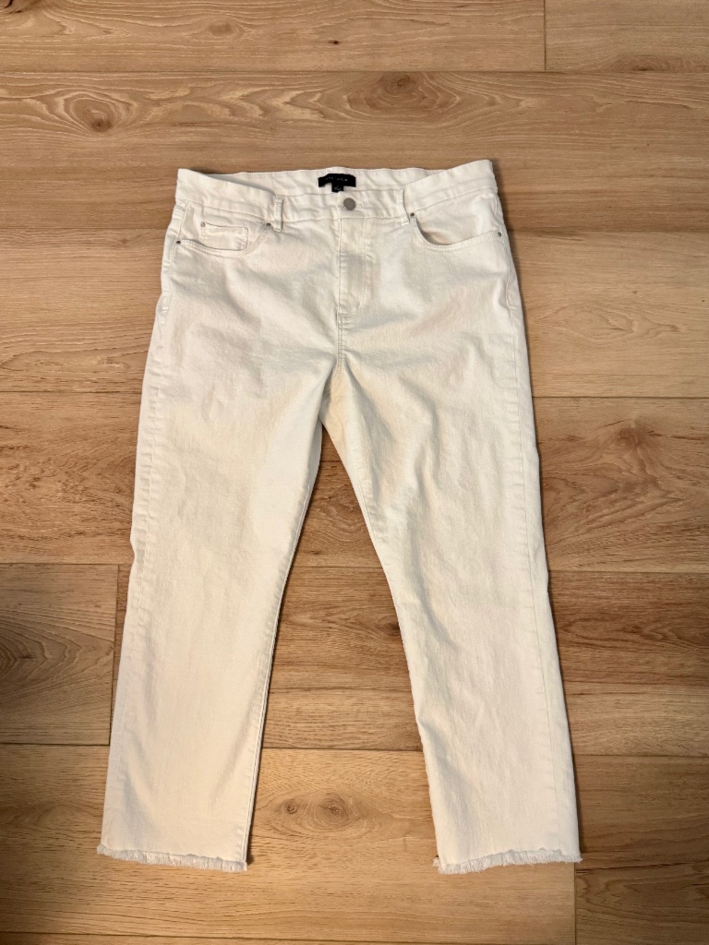 Ann Taylor Women's The Straight Crop Frayed Hem White Denim Jeans 12 Beach Chic